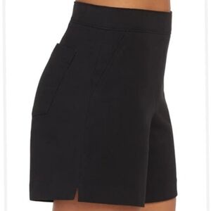 Spanx Classic Polished 6" Black Shorts Size L